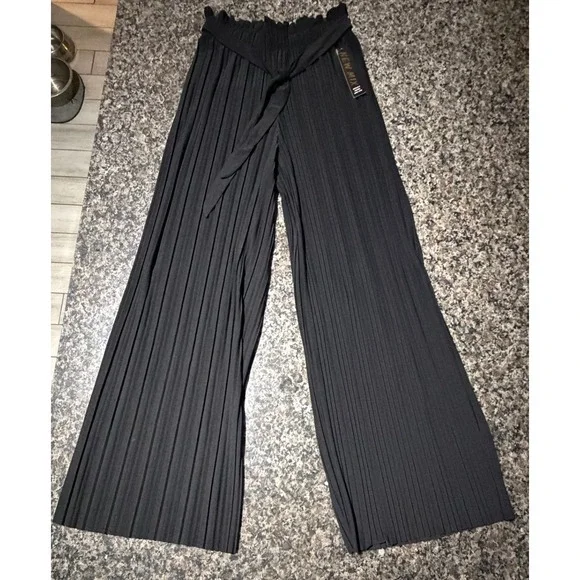 New Mix Black Pleated Wide Leg Pants High Waist Elastic Tie Belt Size 2 NWT - Picture 1 of 6